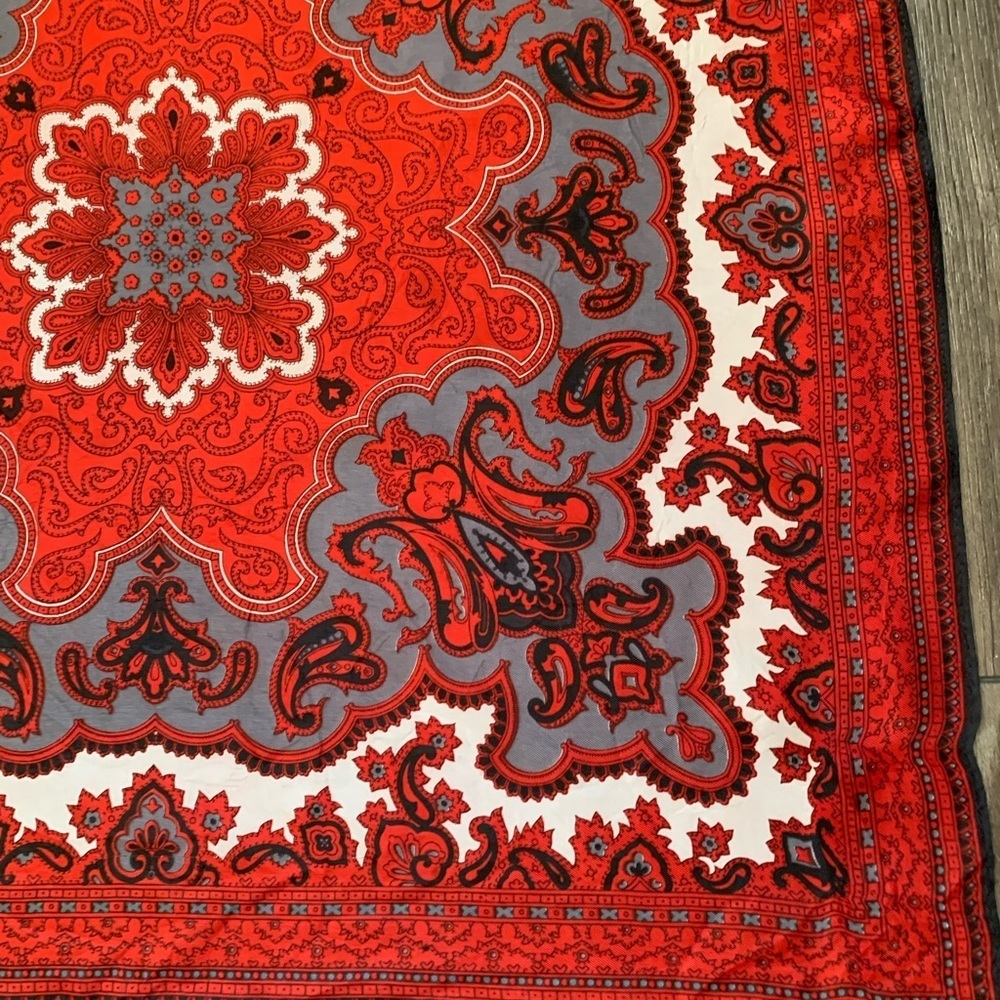 Scarf - Picture 2 of 4
